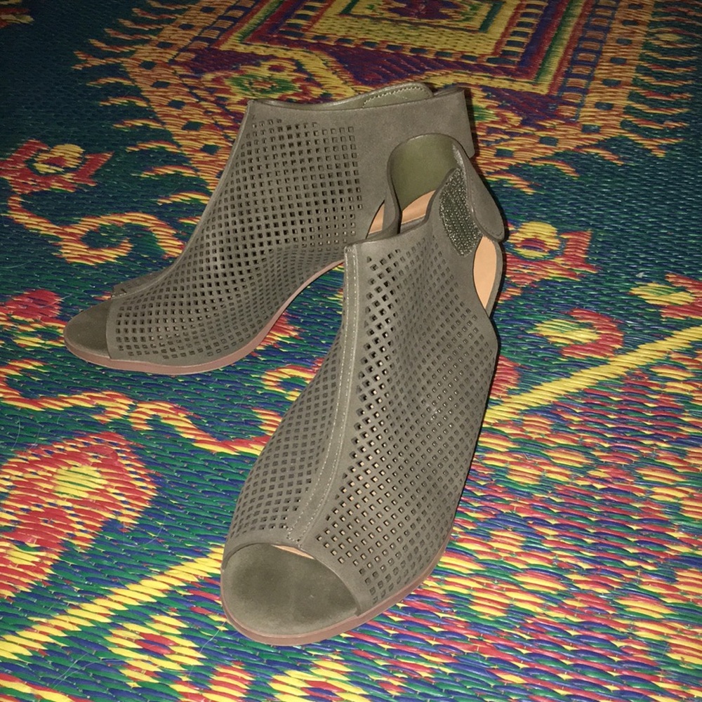 City classified heels